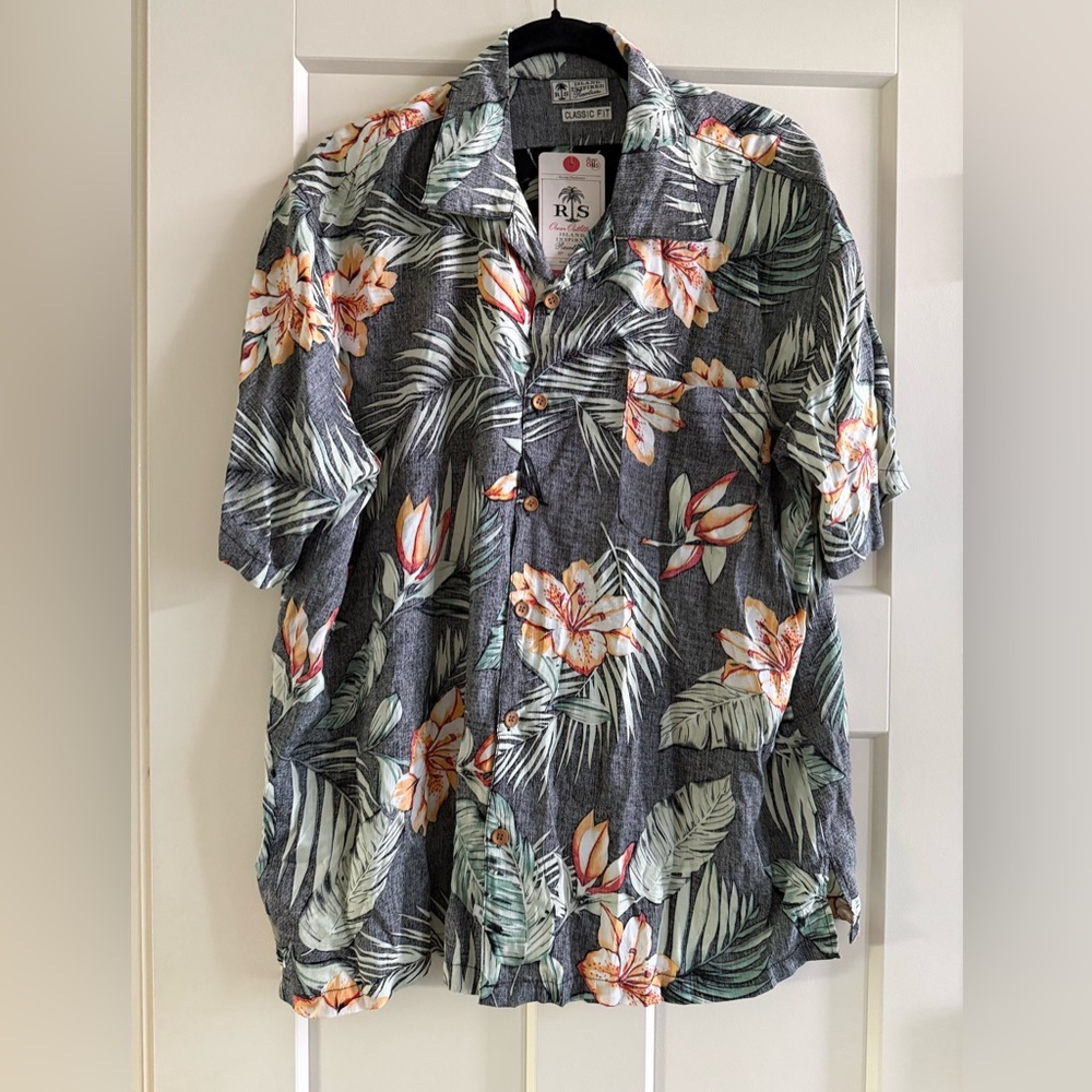 Men’s Floral Short-Sleeve Button-Up Shirt in Charcoal with Green & Orange Print